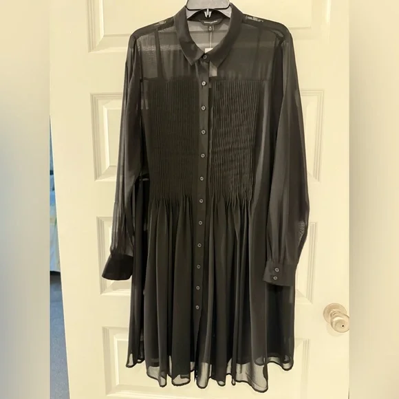 NWT Banana Republic Elegant Black Sheer Dress with stretch slip/dress underneath - Picture 2 of 10